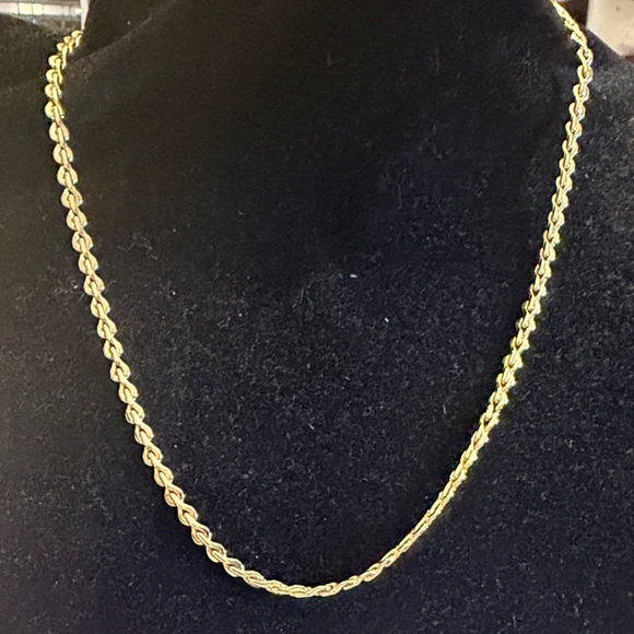 Kendra Scott Jewelry - Kendra Scott Gold Isabella Twisted Necklace